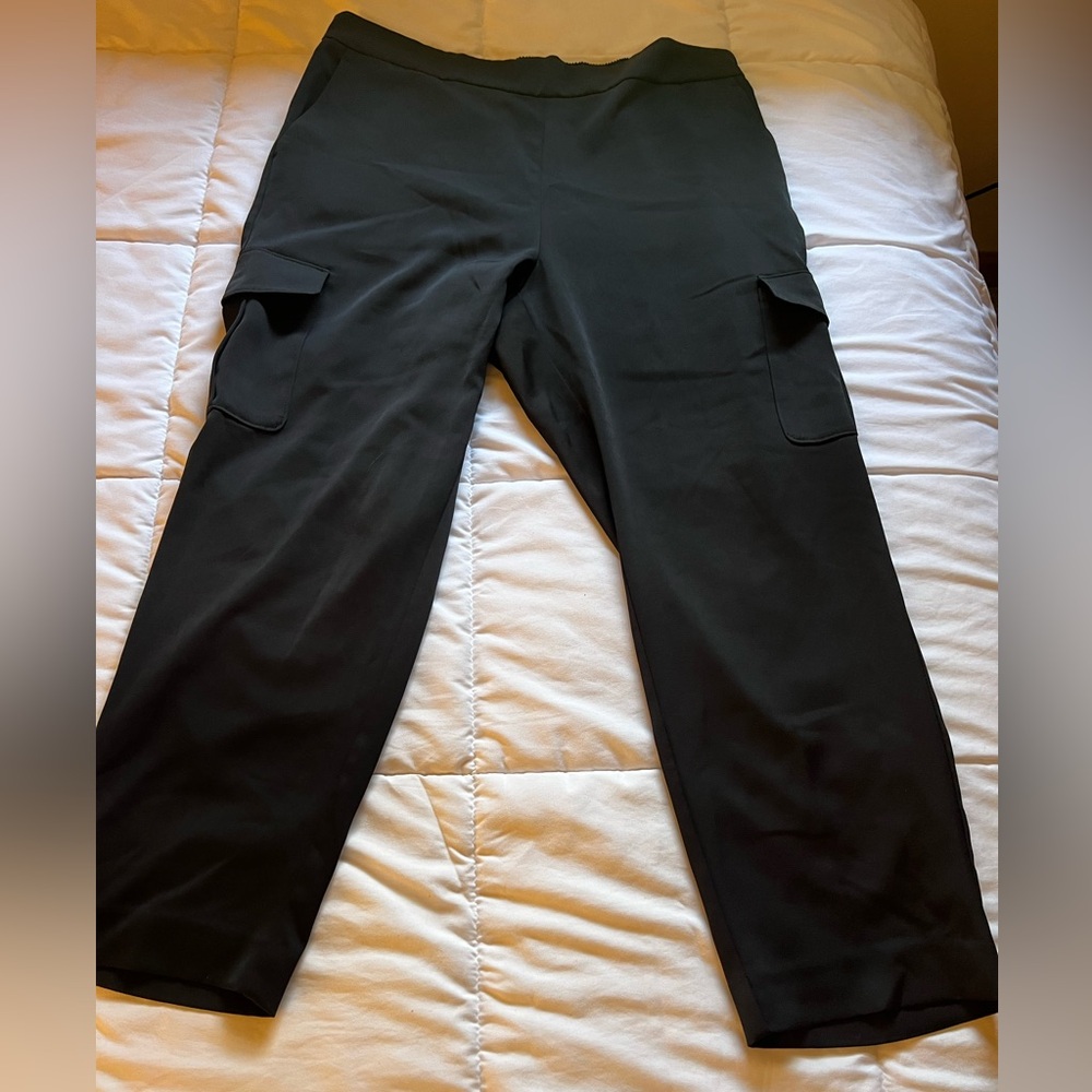 LOFT Black  Cargo Pant - Elastic back - size L